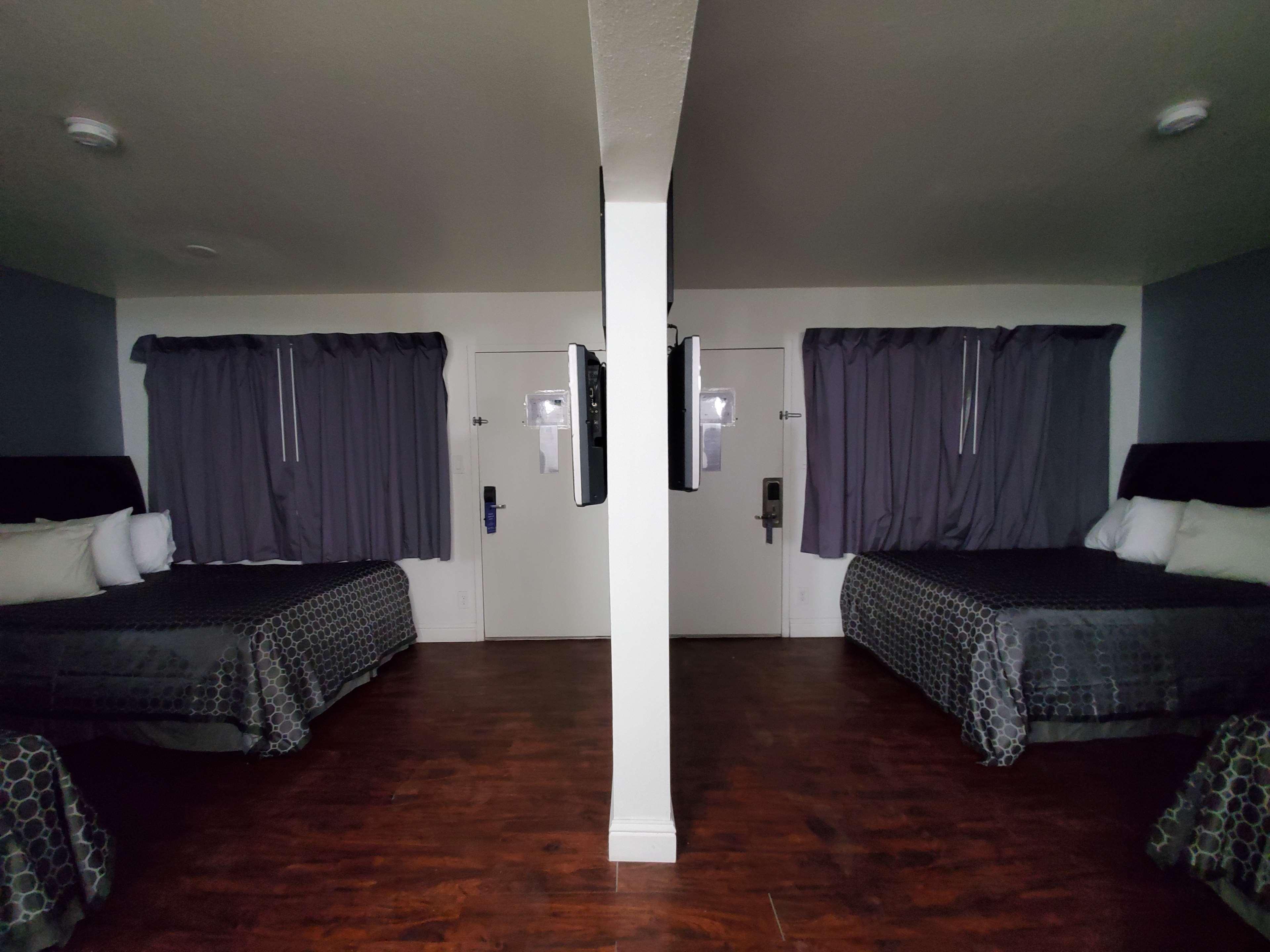 Econo Lodge I-5 At Rt 58 Buttonwillow Room photo
