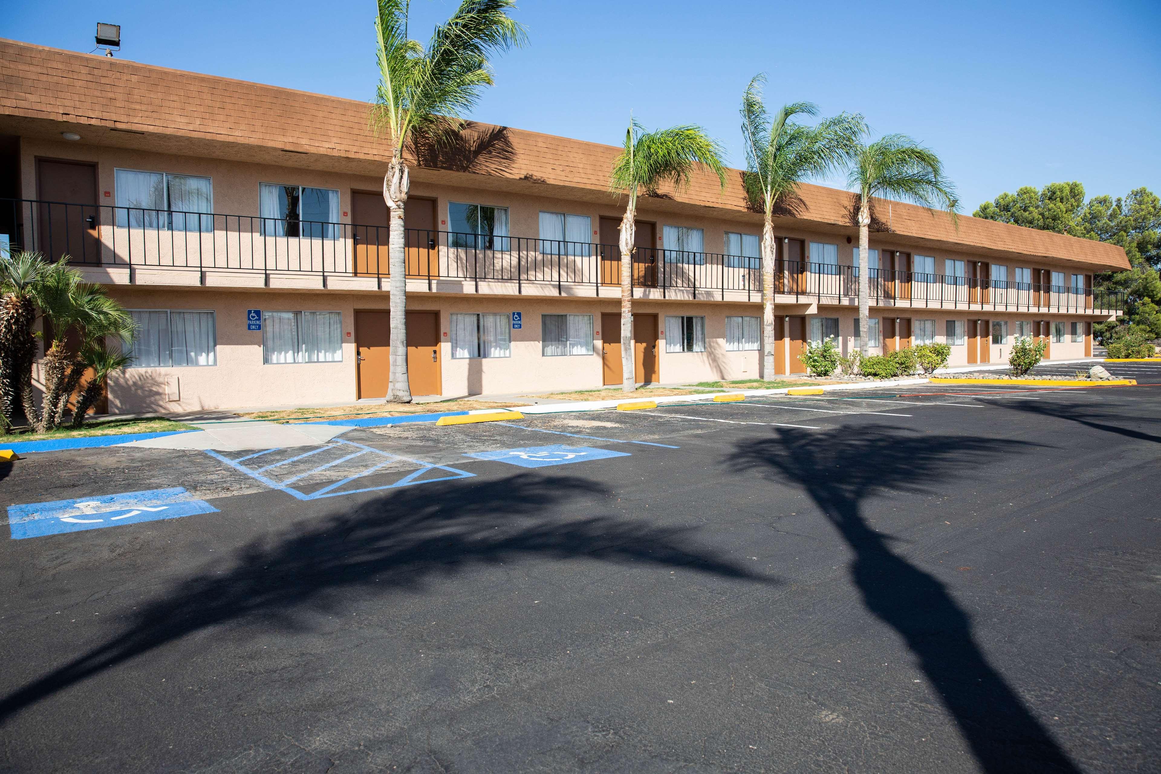 Econo Lodge I-5 At Rt 58 Buttonwillow Exterior photo